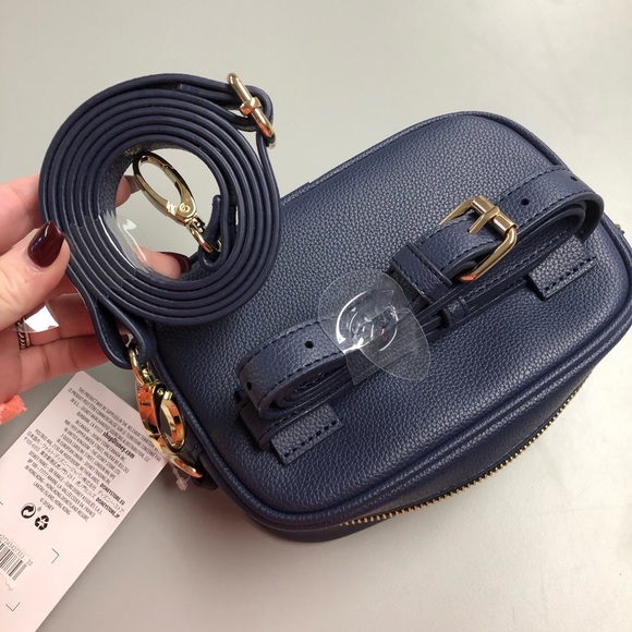 NWT - Disney convertible belt bag in navy 🤩 - Picture 5 of 9